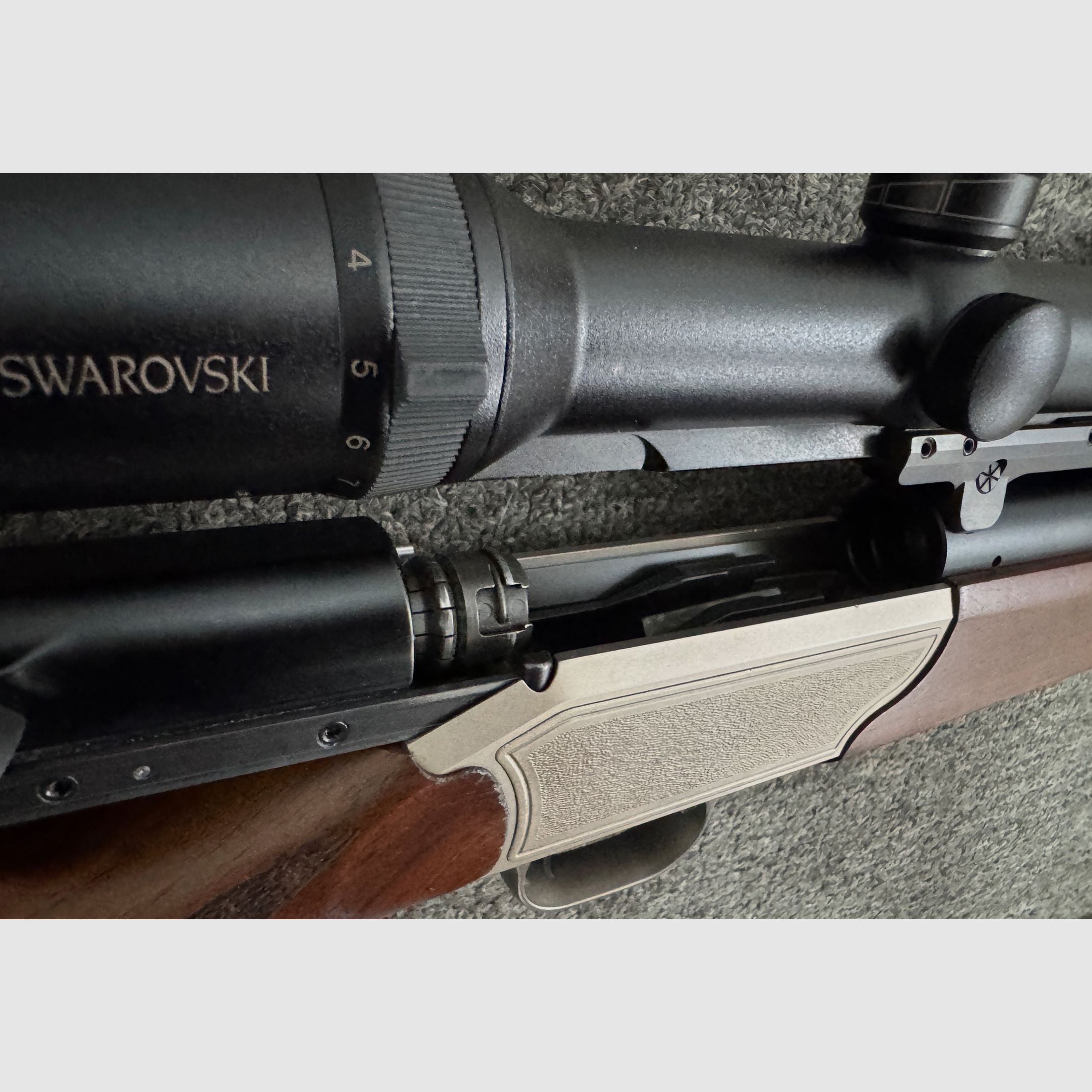 Blaser R93 .30-06 & 9,3x62 mit Swarovski 2,5-10x56 LP und Sattelmontage, Bild 3 von 10