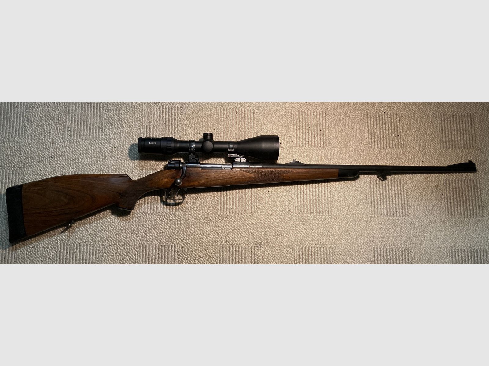 Repetierbüchse FN, Modell K98, Kaliber 7x64, dt. Stecher, mit Leuchtpunktabsehen 4C Meostar 3-12x56 R1r und hochwertiger EAW-Schwenkmontage