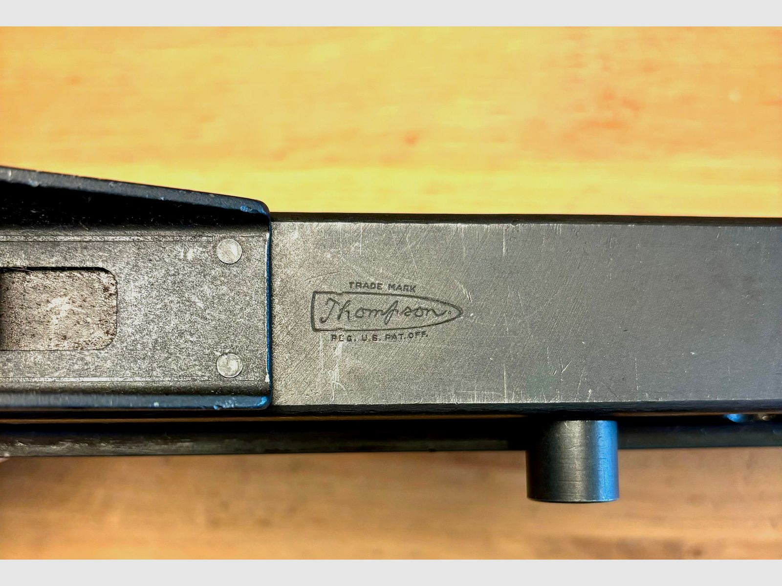 Tommy Gun - Thompson Center SA (M1) oryginalna broń WKII z przeróbką na półautomatyczną - Kaliber: .45Auto