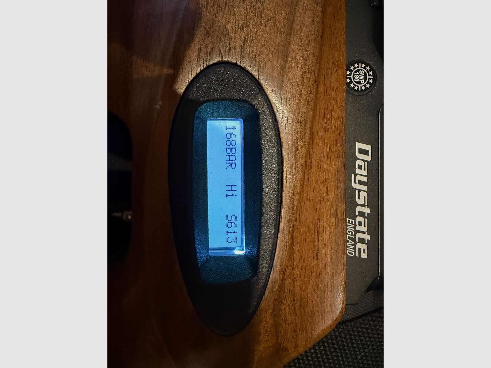 Daystate Red Wolf 4,5, Hawke Airmax 30 WA scope 4-16x50 SF, image 4 sur 12