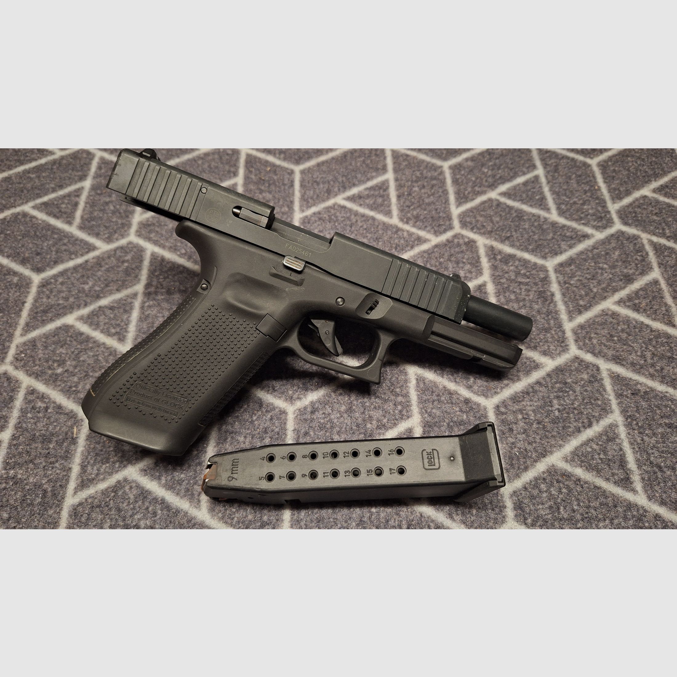 Pistolet d'alarme Glock 17 Gen5 Noir 9 mm P.A.K.
