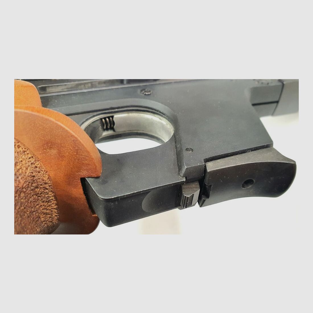 Carl Walther Waffenfabrik Ulm/Do. GSP mit Nill Griffschalen