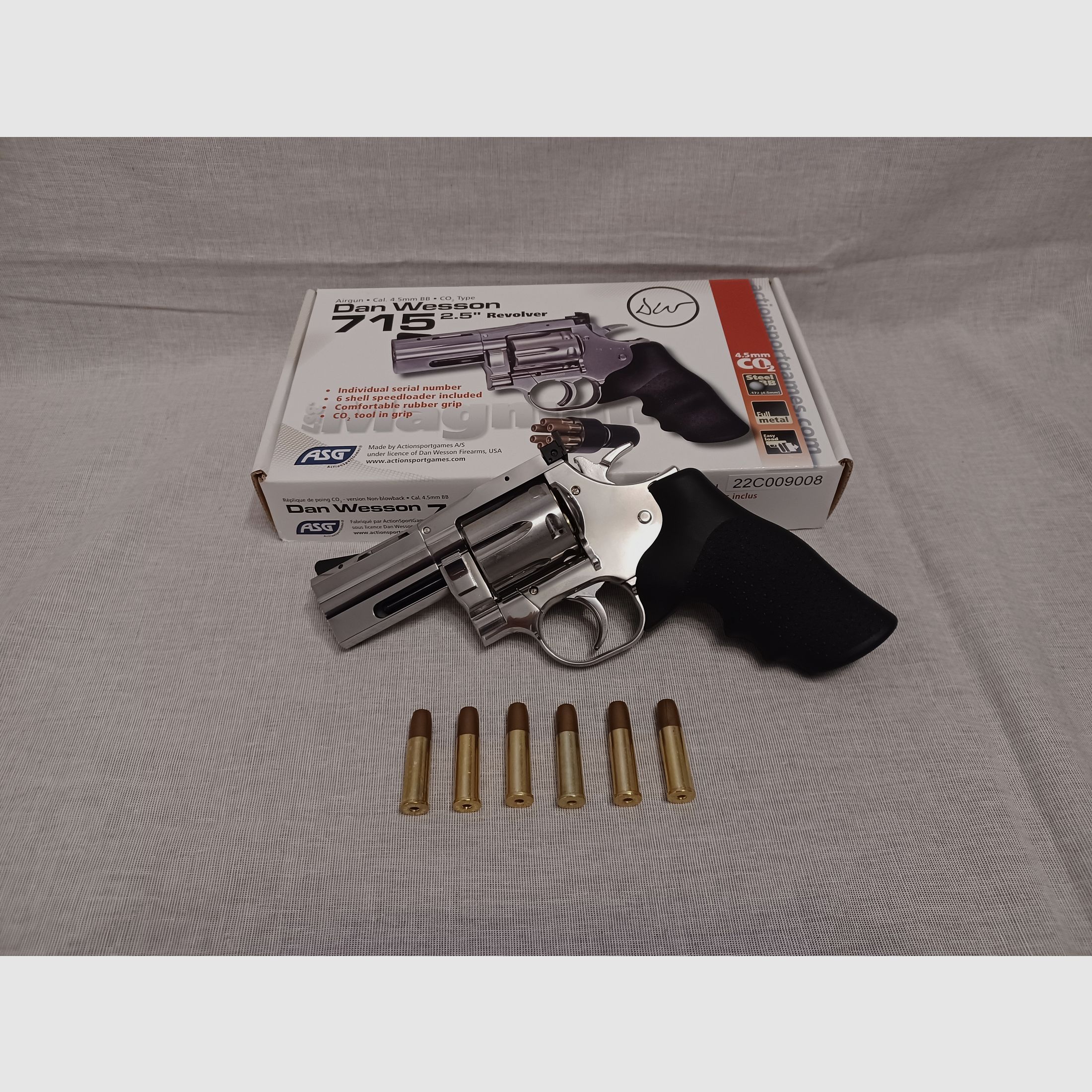 Dan Wesson 715 - 2,5" chrom / 4,5 mm BB / CO2 / Revolver / OVP (118)