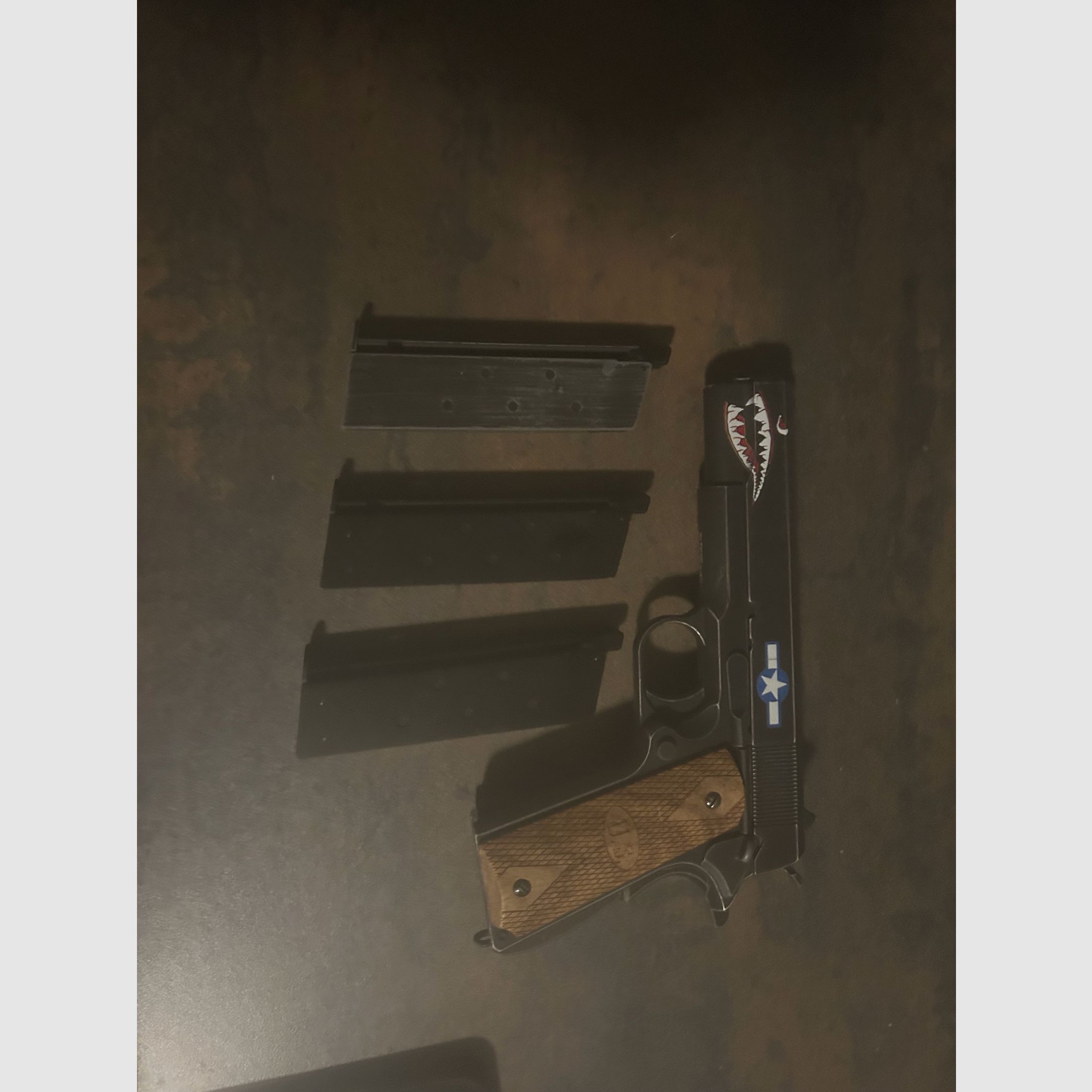 AW CUSTOM 1911 Squatron