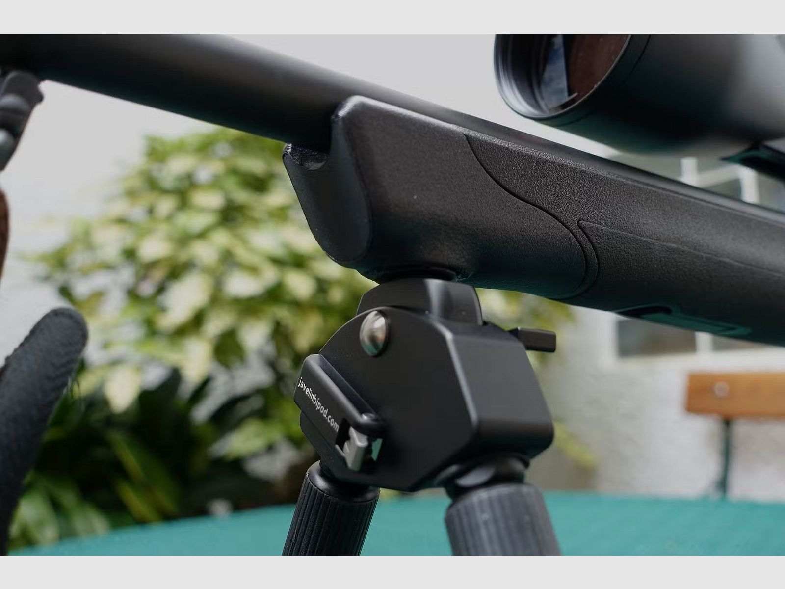 Blaser K95 bipod - opname inclusief voorhandafsluiting