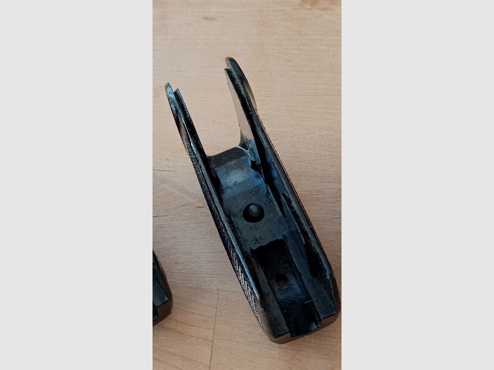 Schwarze Bakelit Griffschale für DDR Polizei Pistole-M inkl. Schraube / Vintage Griff für ost-deutsche Makarov // 8 Schuss PM 9x18, Bild 5 von 7
