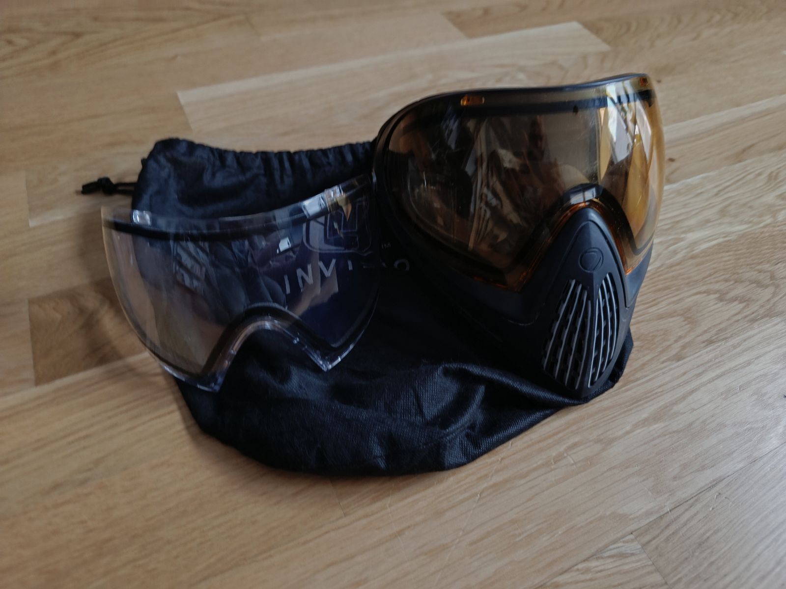 Proto PMR 7, Paintballmarker with various equipment