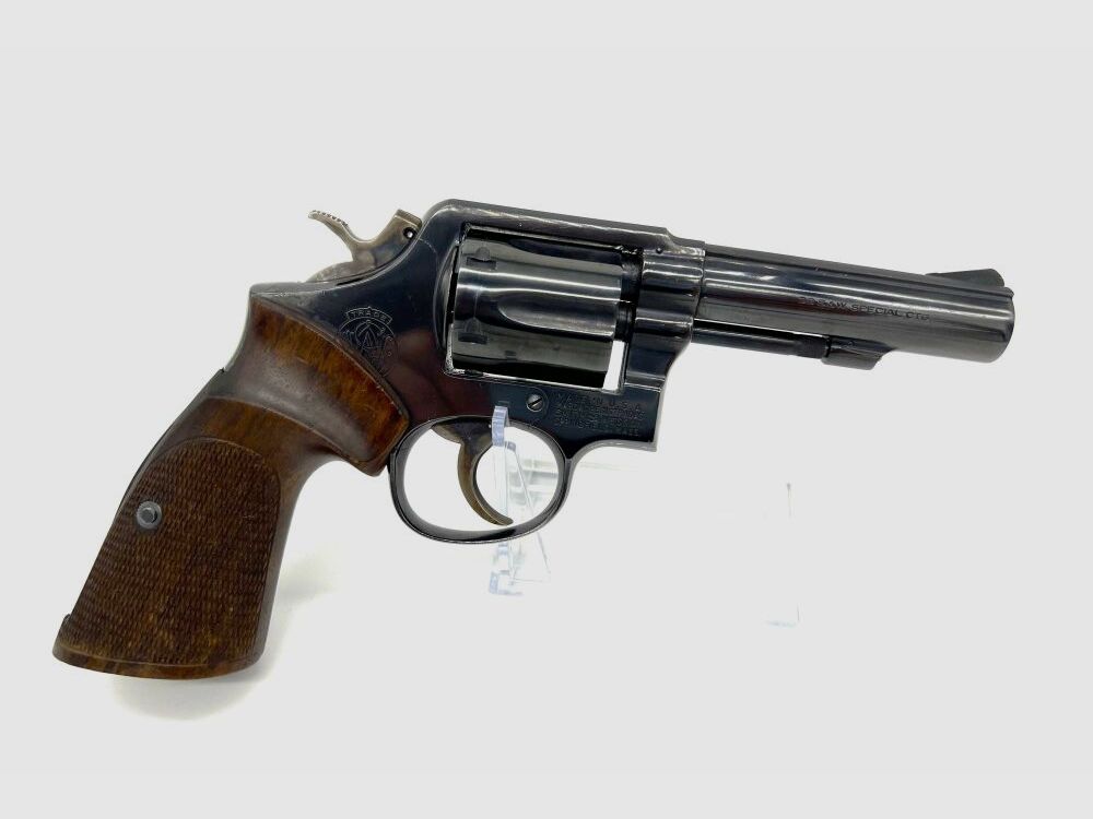 Smith & Wesson Model 10-6 "Bull Barrel" 1962	 .38Special