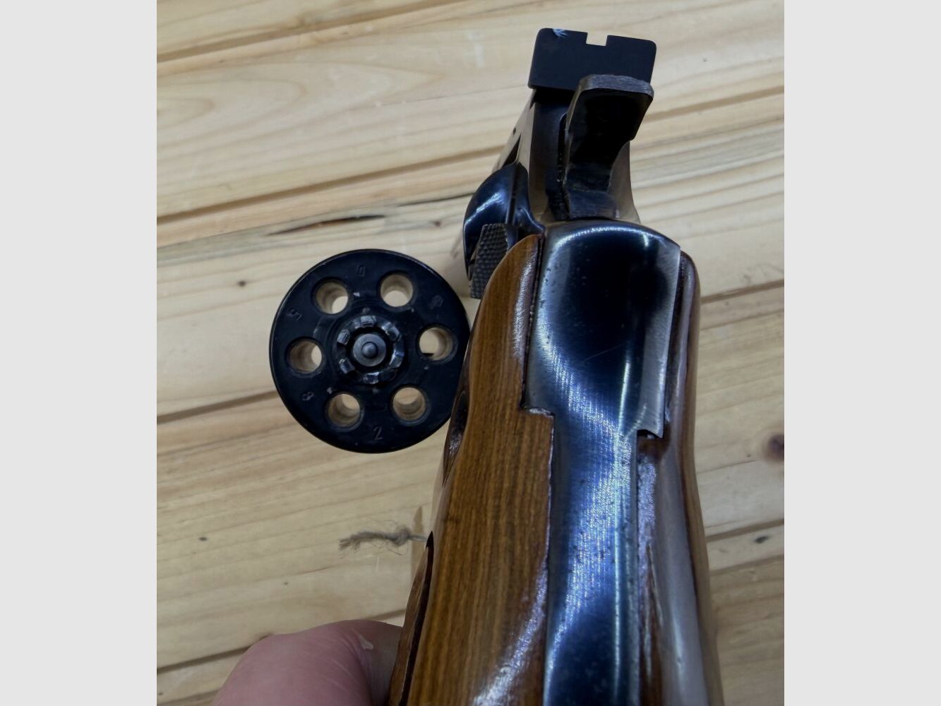 Taurus Mod. 96 .22 l.r. 6' barrel wooden grip 6-shot revolver .22lr