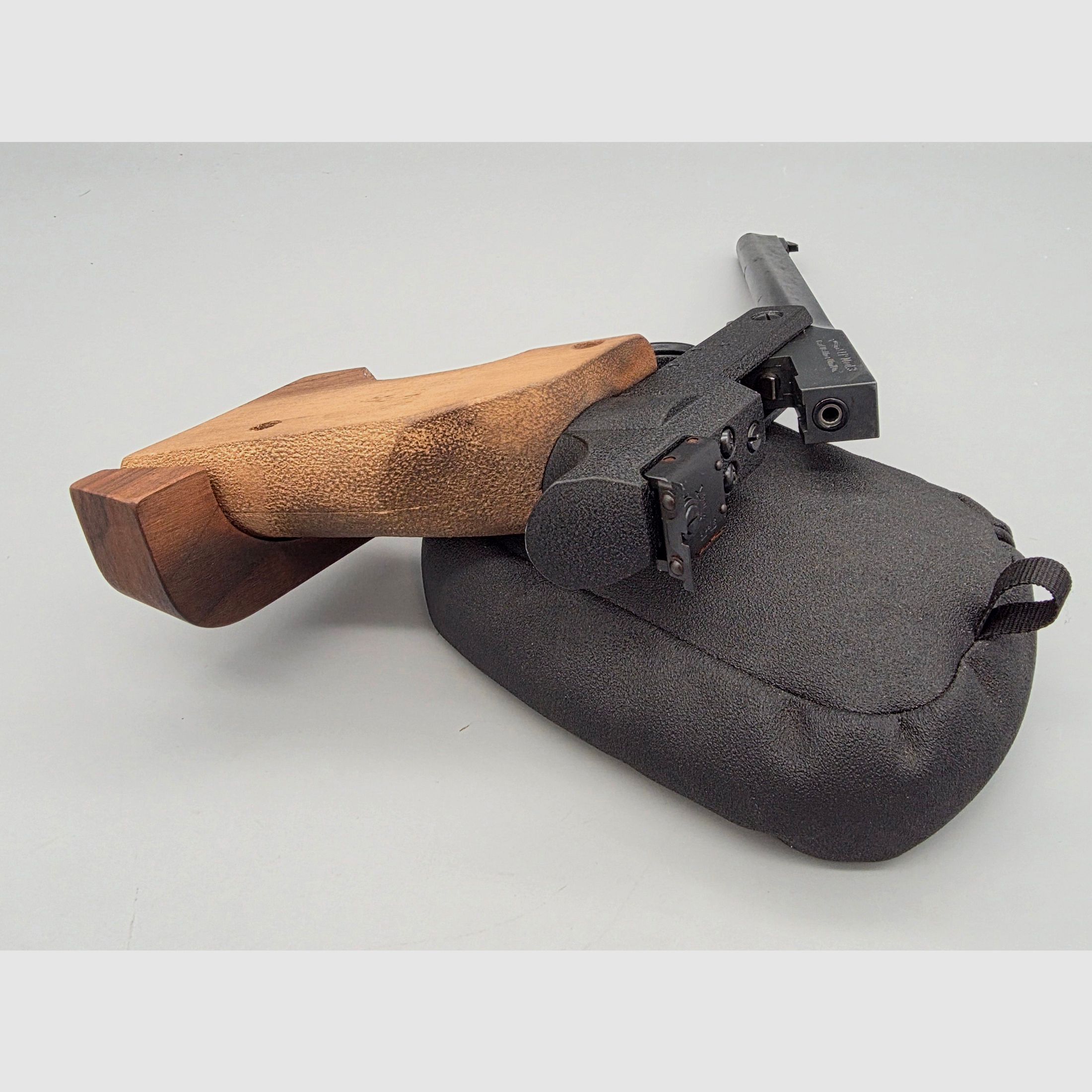 James Bond 007 pistola ad aria compressa Walther Mod. LP3 Match come successore simile all'LP2 nel calibro 4,5mm Diabolo