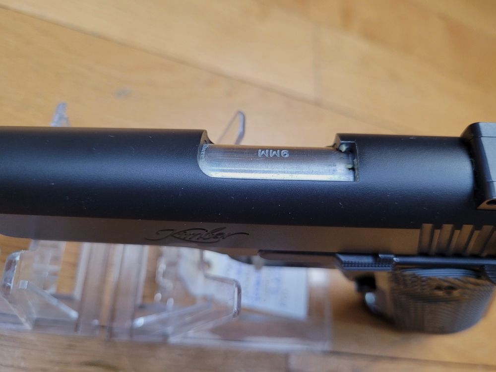 Wspaniały pistolet Kimber Team Match II – Ramka ze stali nierdzewnej w podwójnym tonie – Kal. 9×19 – Model amerykańskiego zespołu IPSC – Uchwyt VZ z G10 + pochodzenie – Lżejszy kurek i spust – Żłobienia z przodu i z tyłu – Długa prowadnica – Regulowana muszka – Walizka ze wszystkimi akcesoriami i dokumentami – Stan jak nowy!, zdjęcie 17 z 24