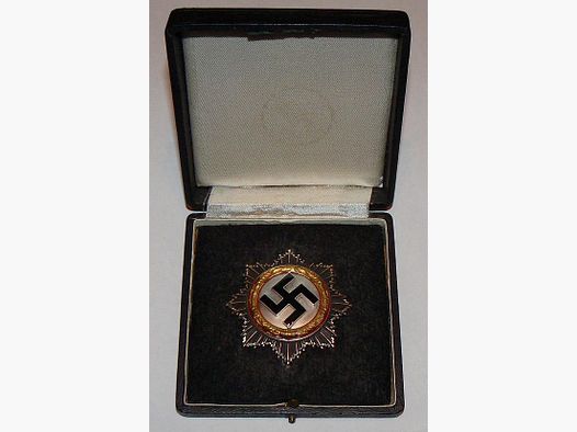 Deutsches Kreuz mit Etui aus Wk2 
