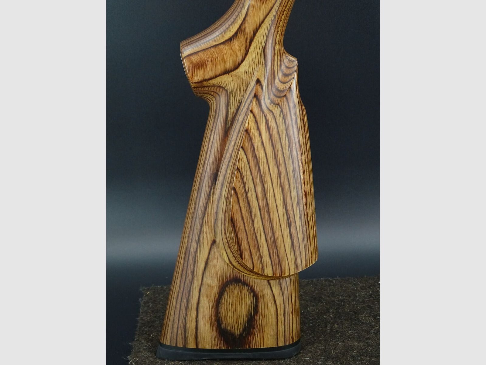 Zastava con canna da competizione calcio laminato calibro .300 Win Mag fucile da competizione del 2011