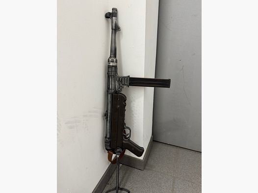 Legends MP40 CO2 Maschinenpistole Kal. 4,5mm BB German Legacy Edition