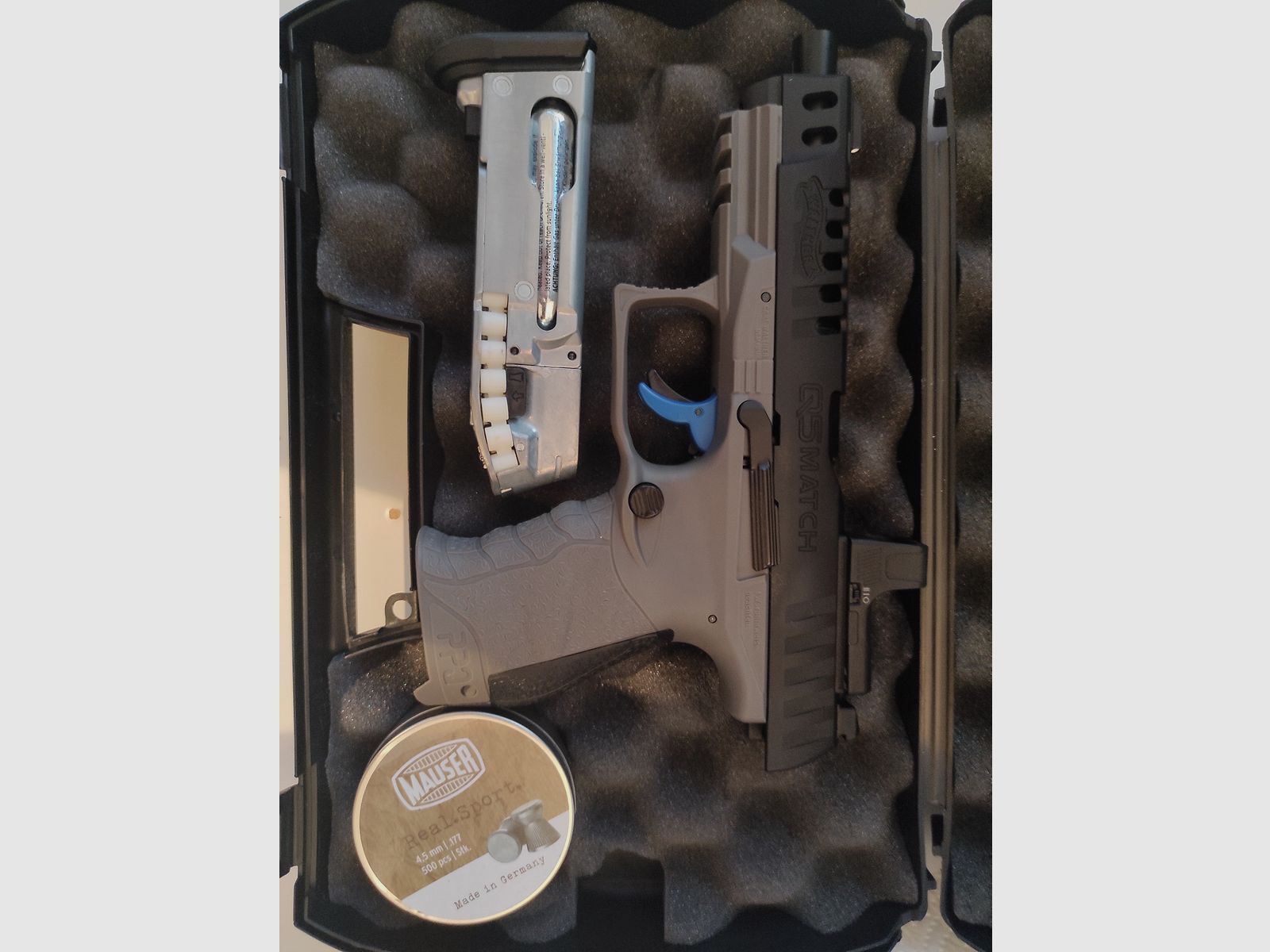Walther Q5 Match Combo avec viseur à point rouge
