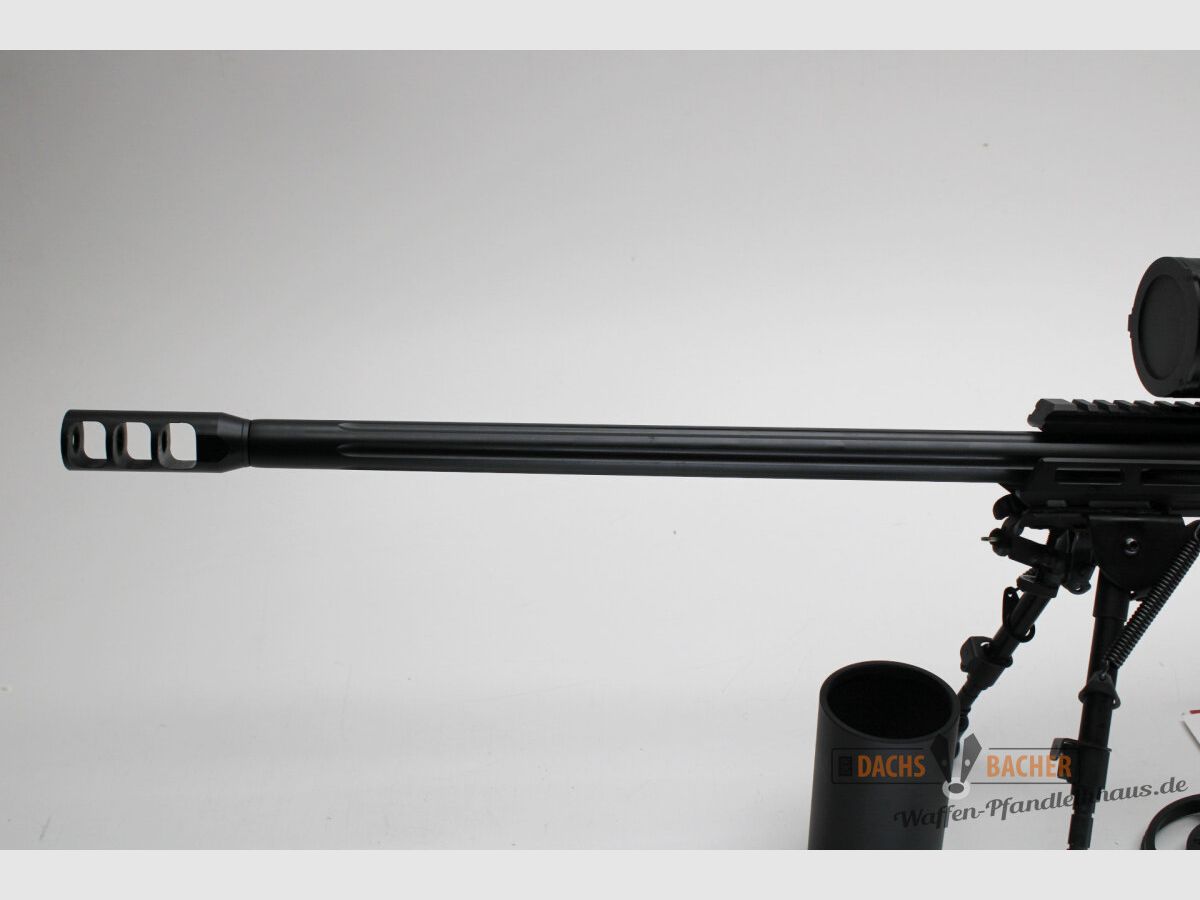 Rep. rifle Savage 110 BA Stealth cal. .300 Win Mag con Hawke Sidewinder 8-32x56 y bipode