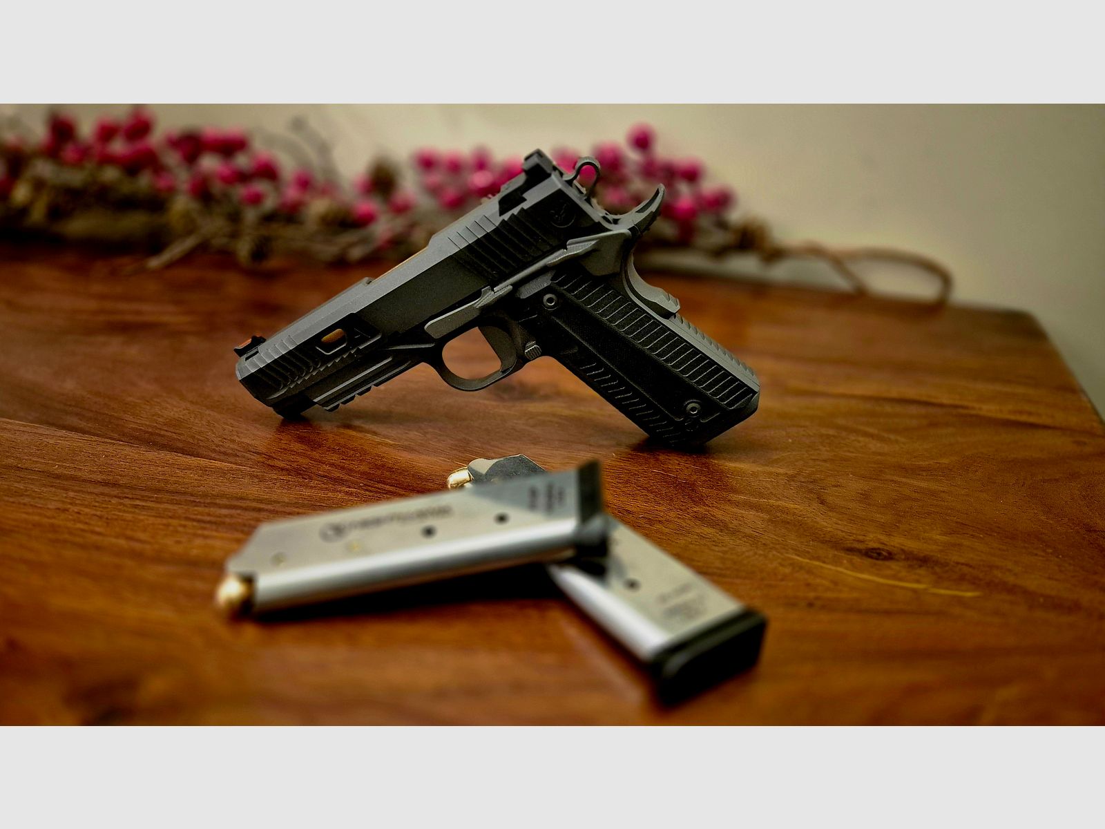 Nighthawk Custom Agent 2 Commander .45 acp