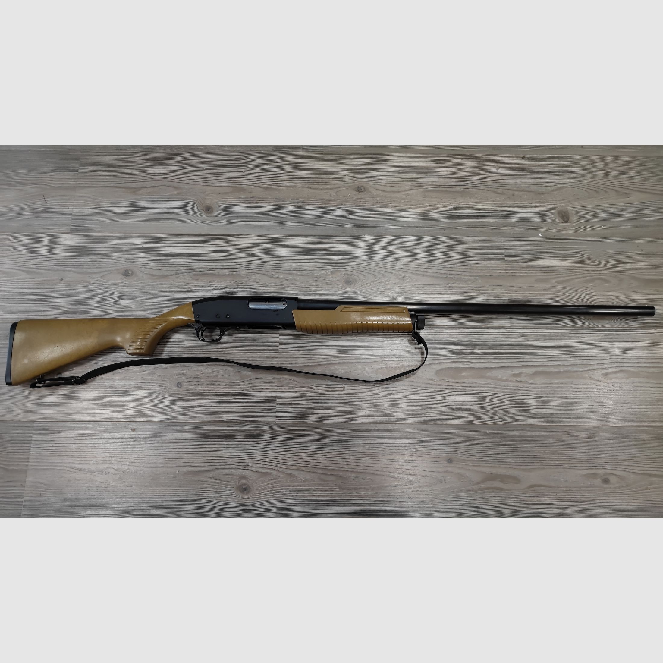 MANUFRANCE RAPID 12/70 PUMP, image 1 of 15