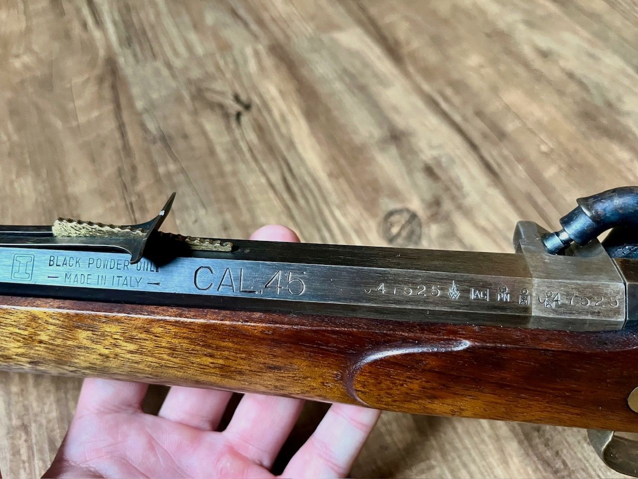 Hawken Rifle Invest Arms Italien cal. 45 Vorderlader Perkussionsgewehr