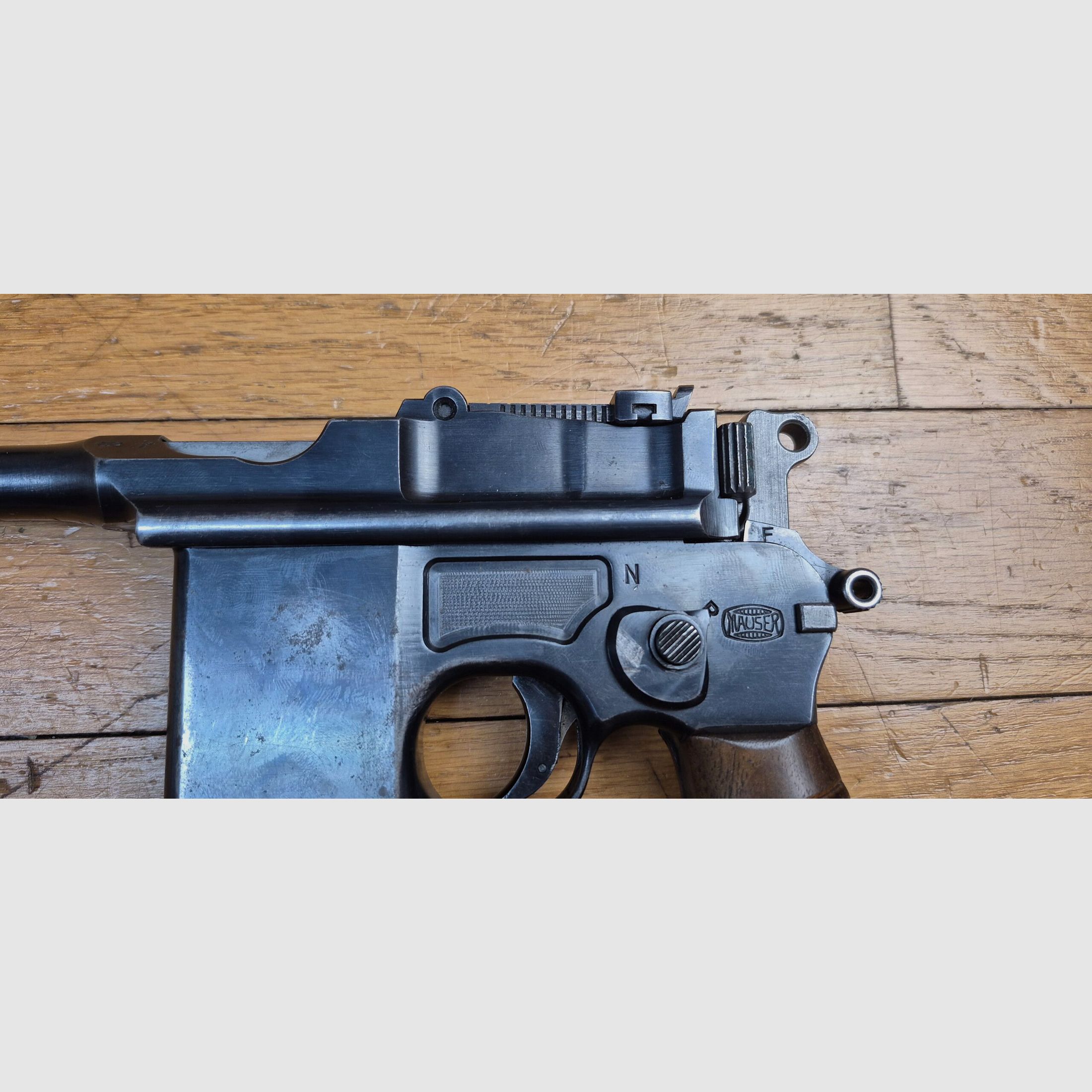 Sehr seltener Automatikpistole C96 Typ Schnellfeuer „genannt 712“ – Kal. 7.63 Mauser – Seltenes Exemplar, das von der Wehrmacht oder der SS verwendet wurde – Mythische Waffe – Eines der letzten produzierten Exemplare – Westinger-Typ Selektor – 100% monomatrikulierend – Mauser 10-Schuss Magazin konform – Handgefertigtes Etui 2. Weltkrieg – TBE++ – Kategorie A2 – Export AUSSCHLIESSLICH!, Bild 5 von 34