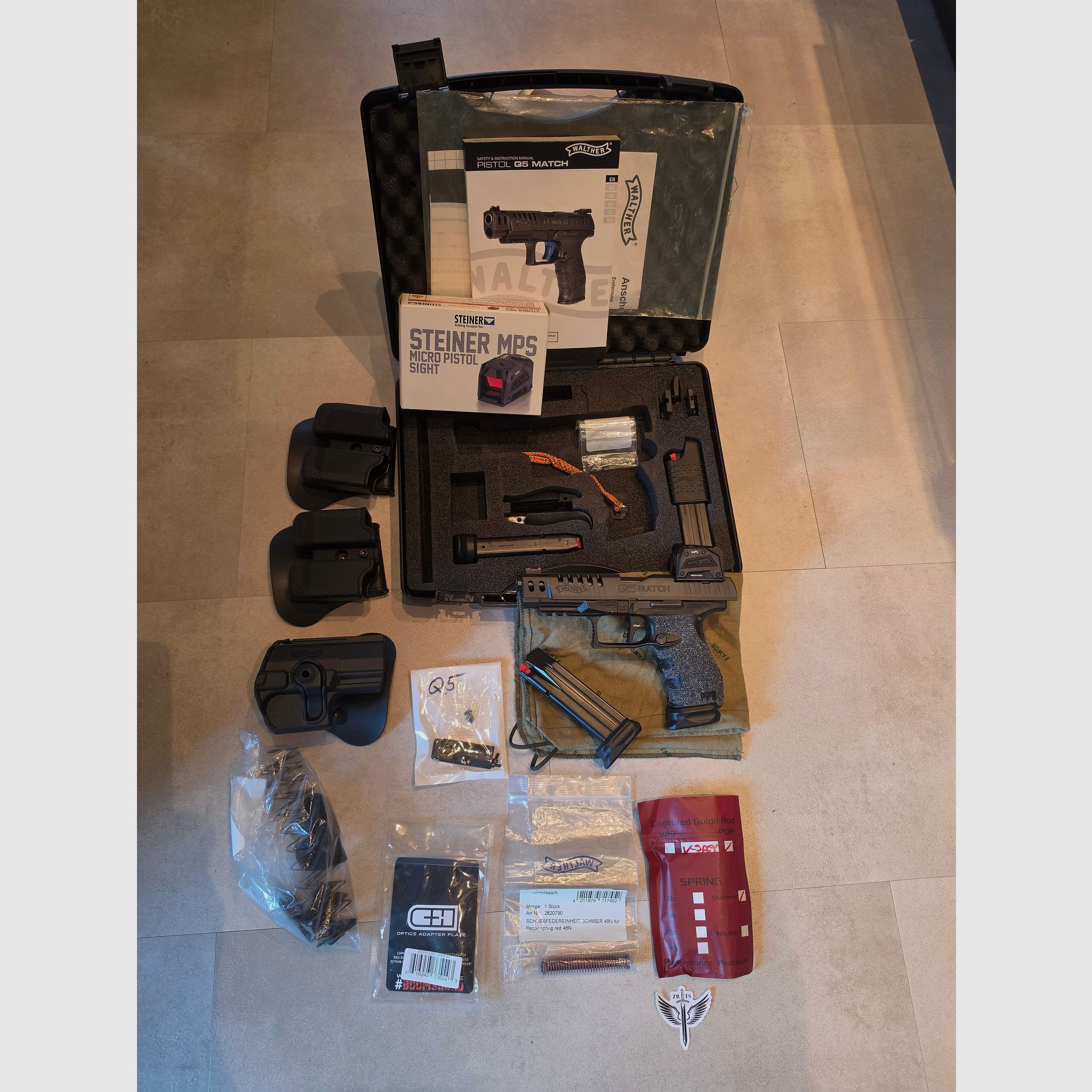 Walther PPQ Q5 Match 5“ avec Steiner MPS red dot sight, holster et beaucoup d’accessoires de tuning