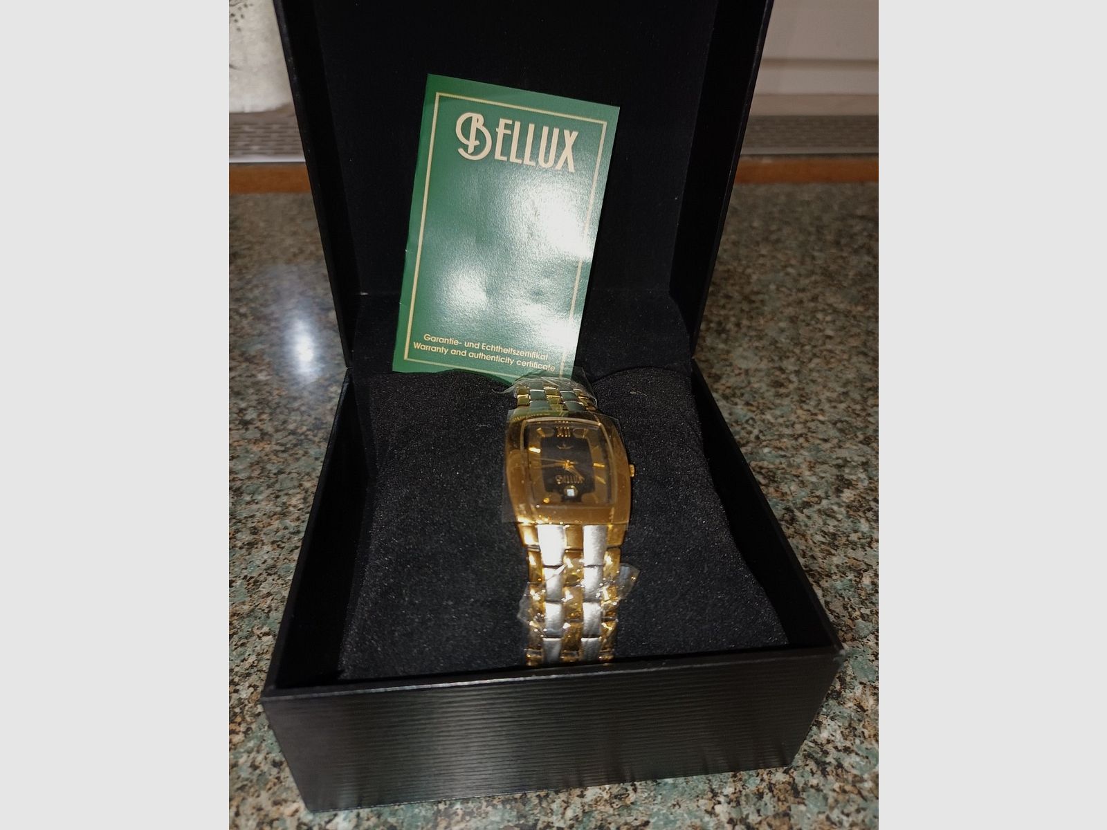 Montre pour hommes et femmes, plaqué or 23 K, date