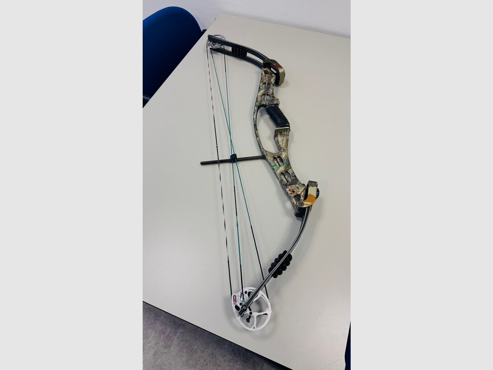 Hoyt Caribou Podium X Elite compound bow for hunting