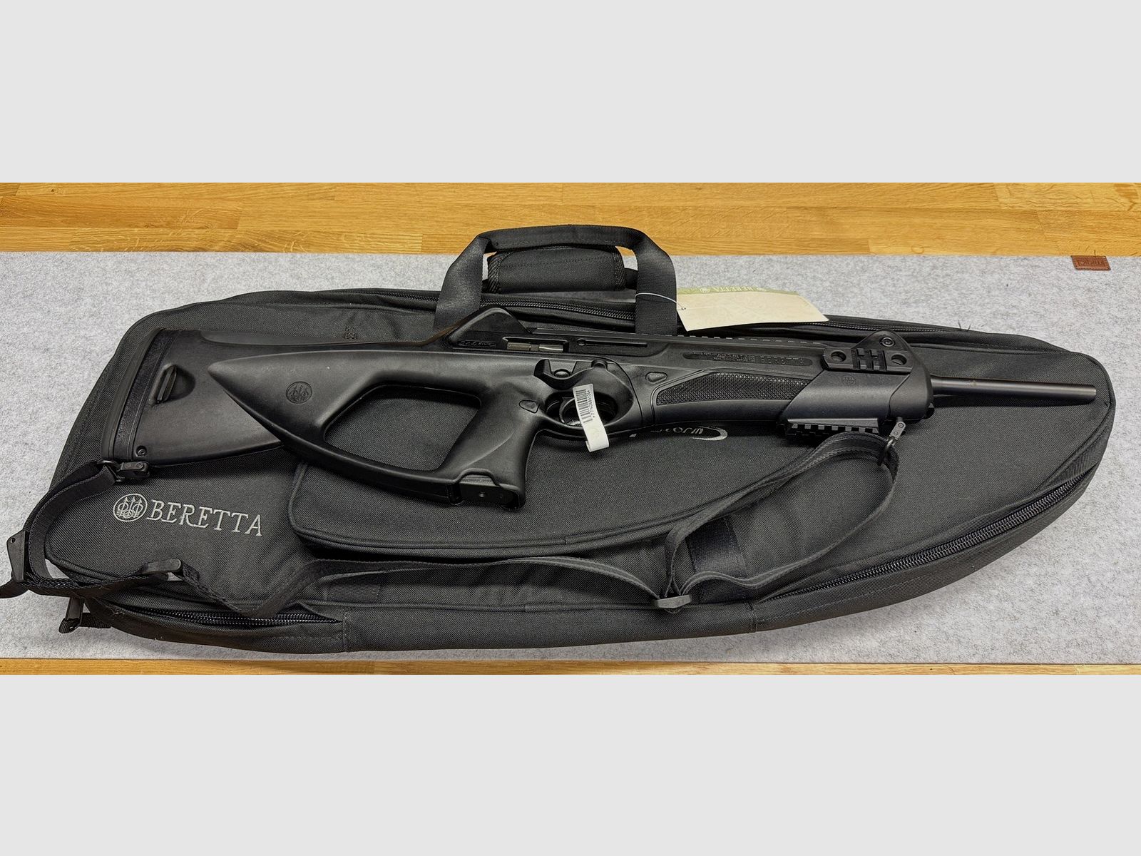 Beretta Cx4 Storm im Kaliber 9mm Luger inkl. Zubehörpaket und Tasche