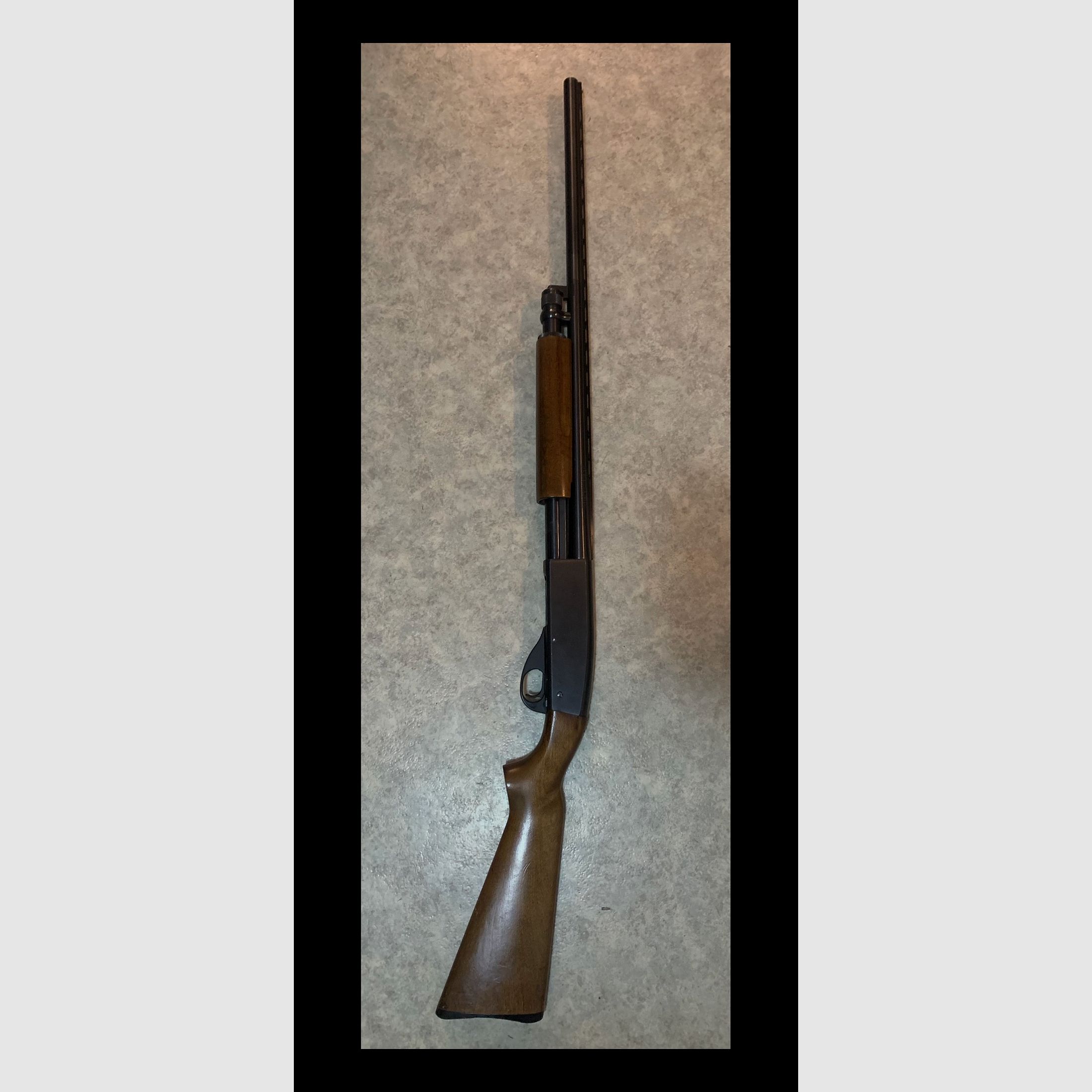 Smith & Wesson Eastfield 916-T Vorderschaftrepetierflinte Kal. 12/76