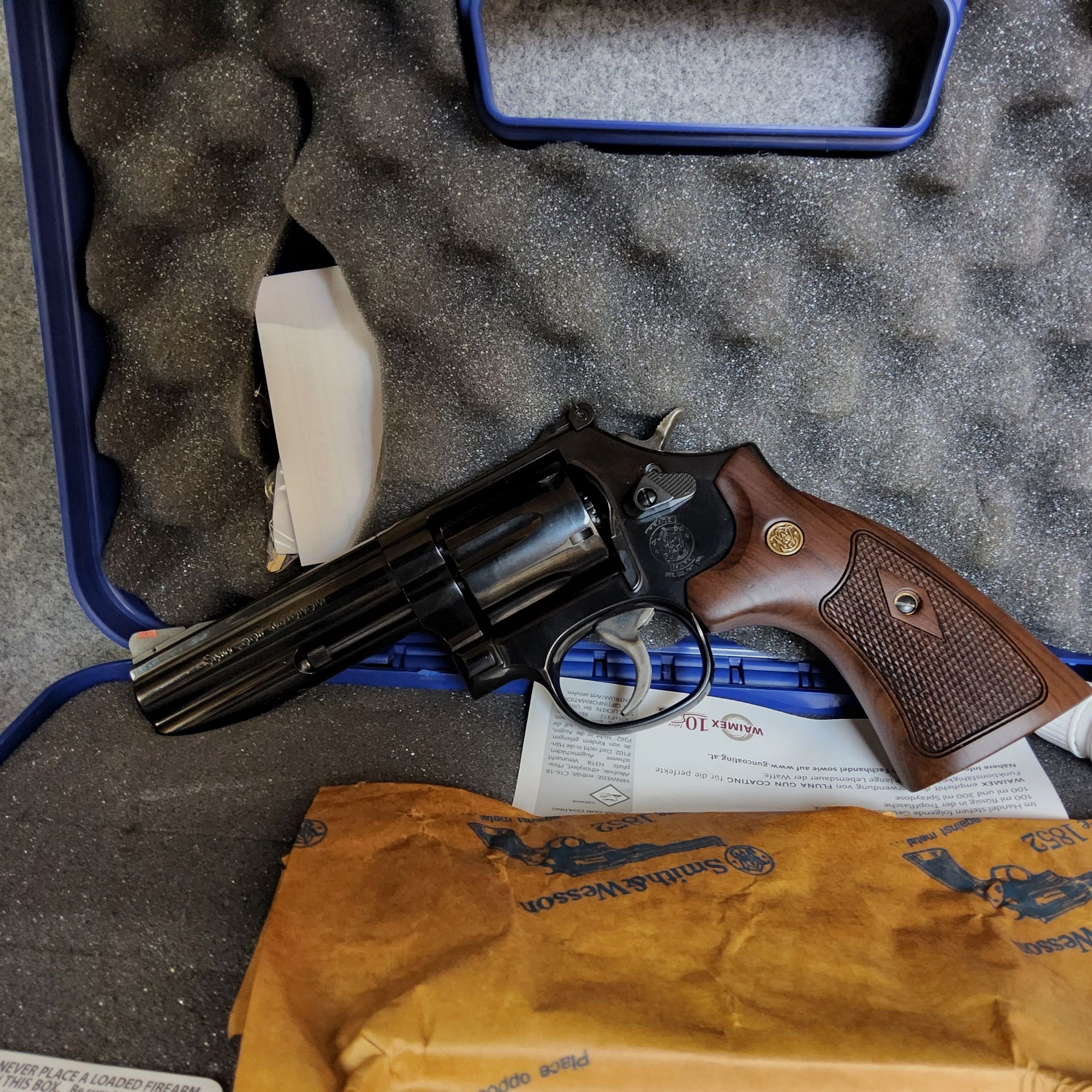 Smith & Wesson	 586-8