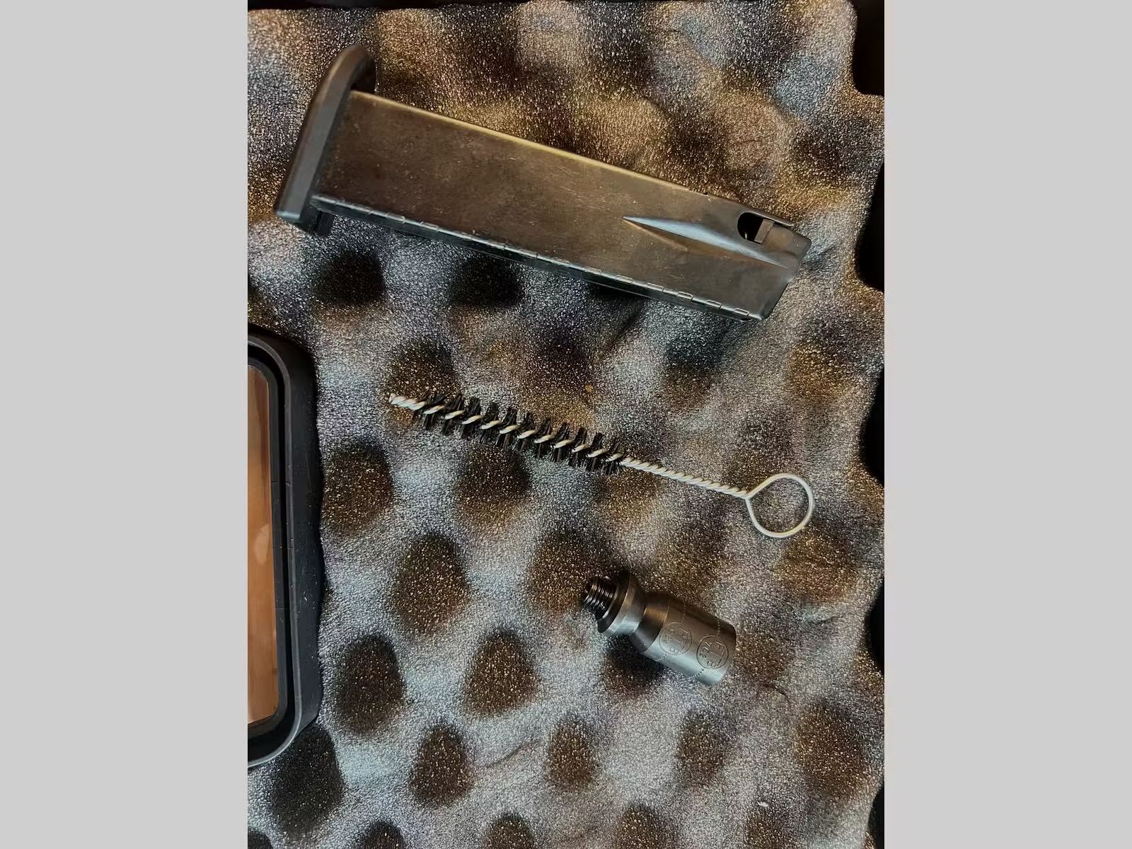 Walther P99 Schreckschusspistole 9 mm P.A.K. Schwarz inklusive original Walther P99 Holster - wie NEU