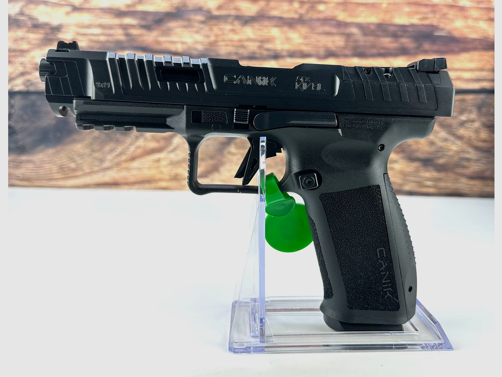 Pistola Canik TP9 SFx Rival Dark Side calibro 9x19 inclusa di accessori