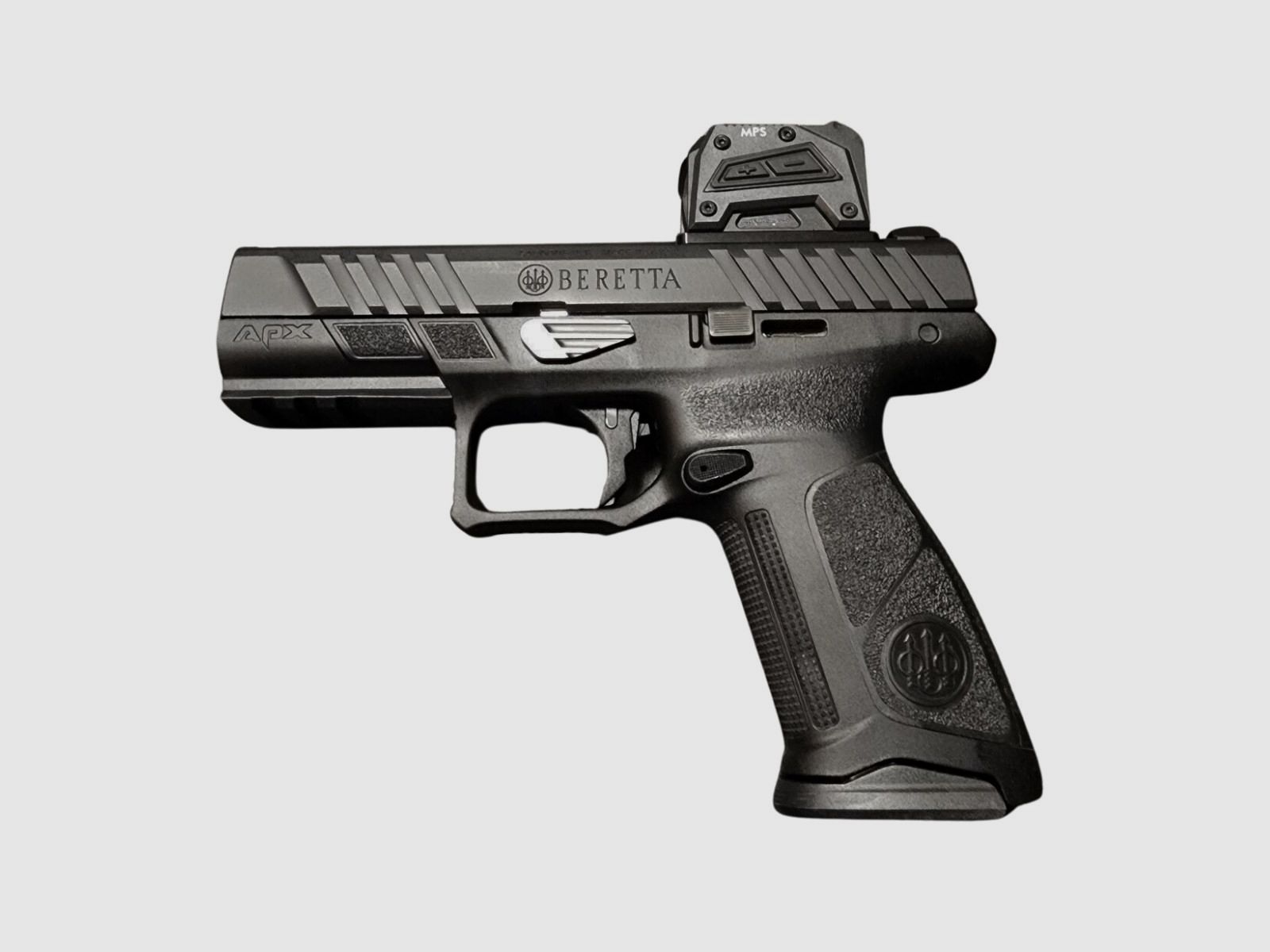 Beretta APX A1 + visor de punto rojo Steiner MPS