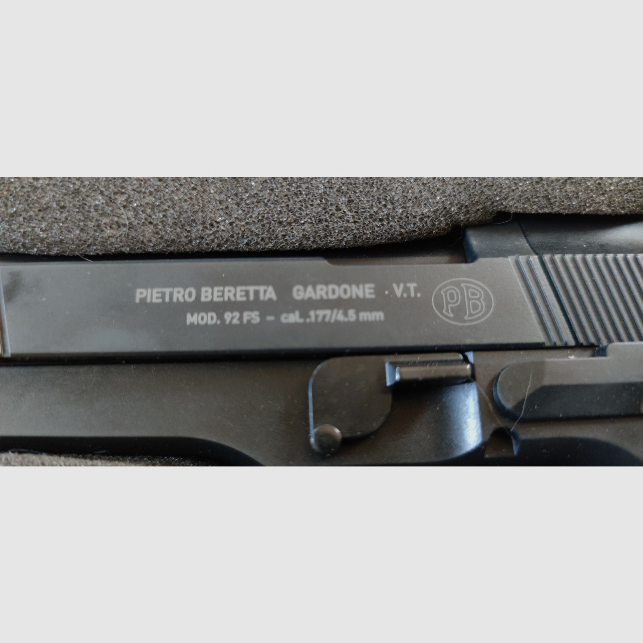 Beretta 92 FS   CO2.  4,5 mm