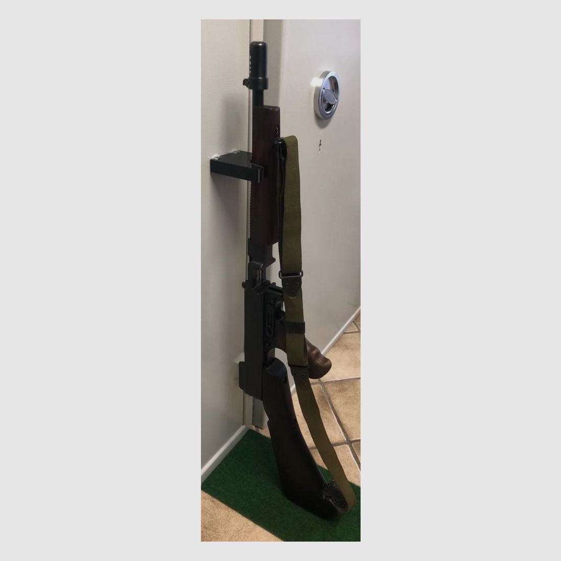 Gewehrhalterung magnetisch - Ar15 MR223 AKM Saiga SP5 Karabiner Thompson PPSch HK B&T SIG Haenel WBP Heckler & Koch