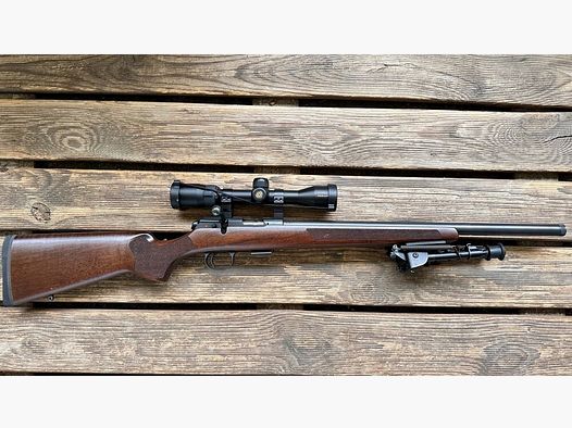 CZ Uhersky Brod 457 Varmint mit Nikon 2-7 x 32 und Zweibein .22lr