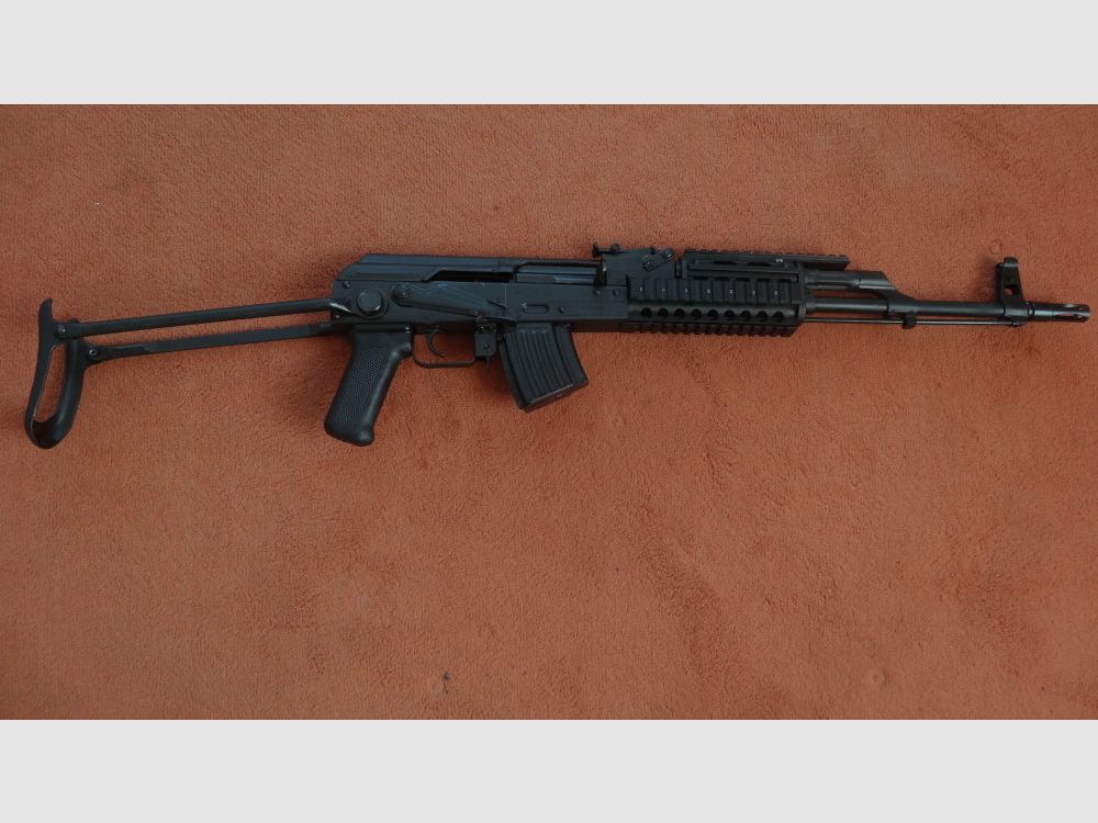 Cugir WS1-64 SL-Büchse; Cugir WS1-64 Metallklappschaft und Quard Rail Handschutz Cal.7,62x39mm