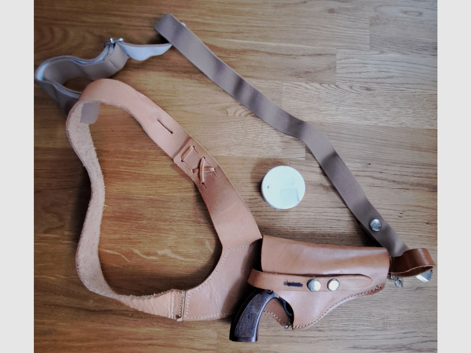 Umarex 6 mm Revolver mit Lederhalfter 