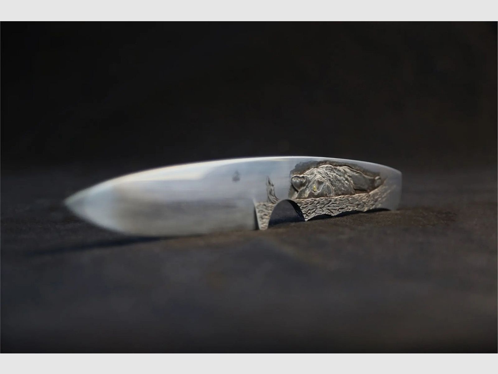 Jahresmesser 2024, Handgraviert & Goldeinlage