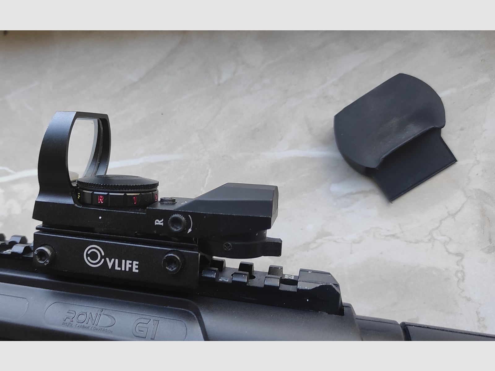 Glock 18C GBB - G18C inkl. Magazinen, Roni Kit und Visier 