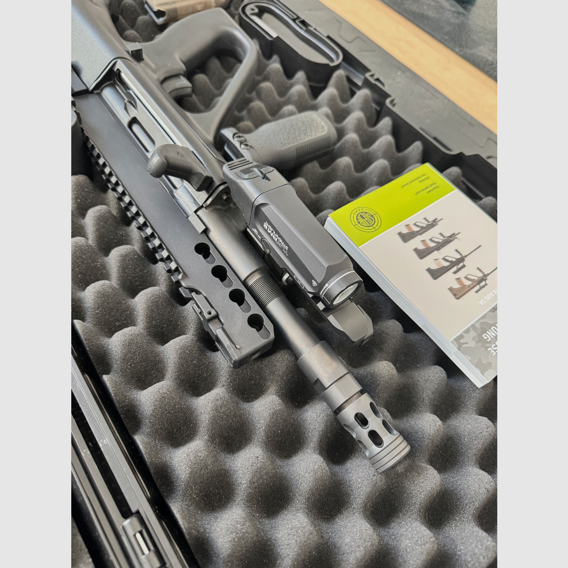 Steyr AUG-Z A3 S.W.A.T. incl EOTECH XPS2-0 & Streamlight TLR RM2