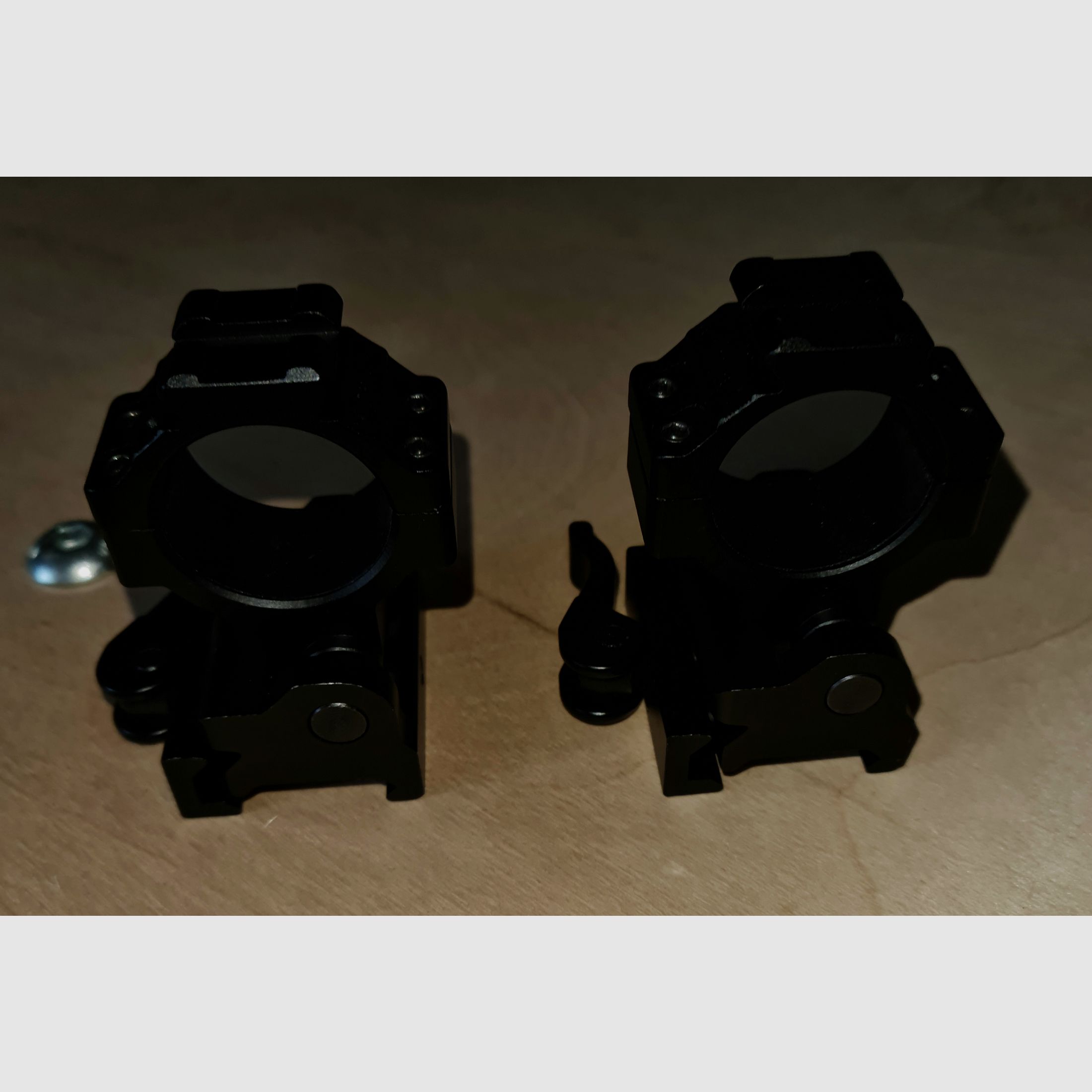 Mounting rings with quick release (Quick Detach/QD),