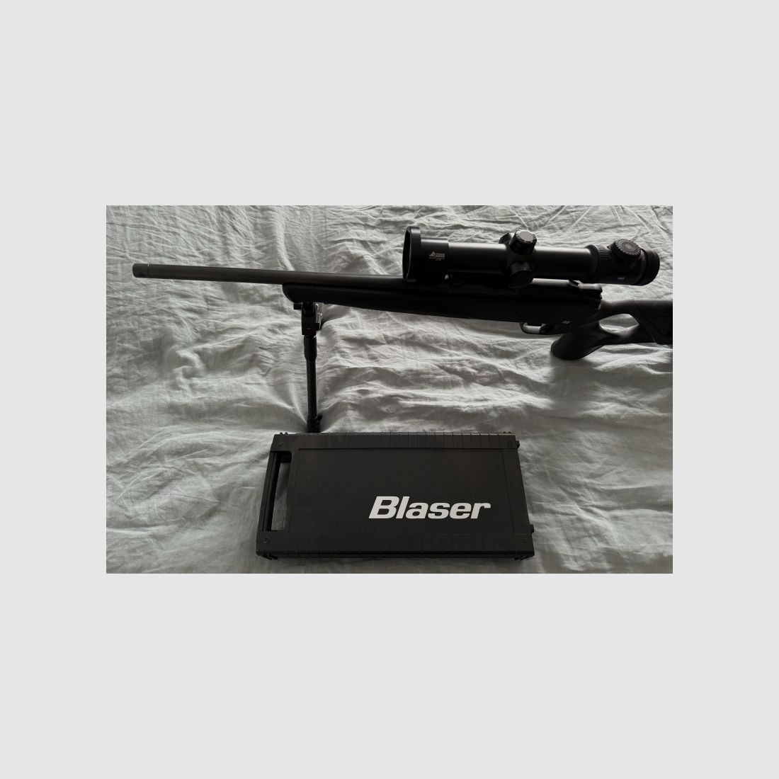 NEUWERTIGE Blaser R8 ULTIMATE - 308. Win Blaser CARBON BiPod separat ab 1