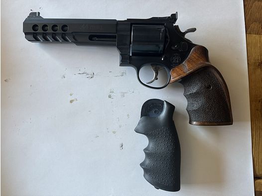 Smith and Wesson Revolver .44 Rem. Mag, Hallhuber Tuning