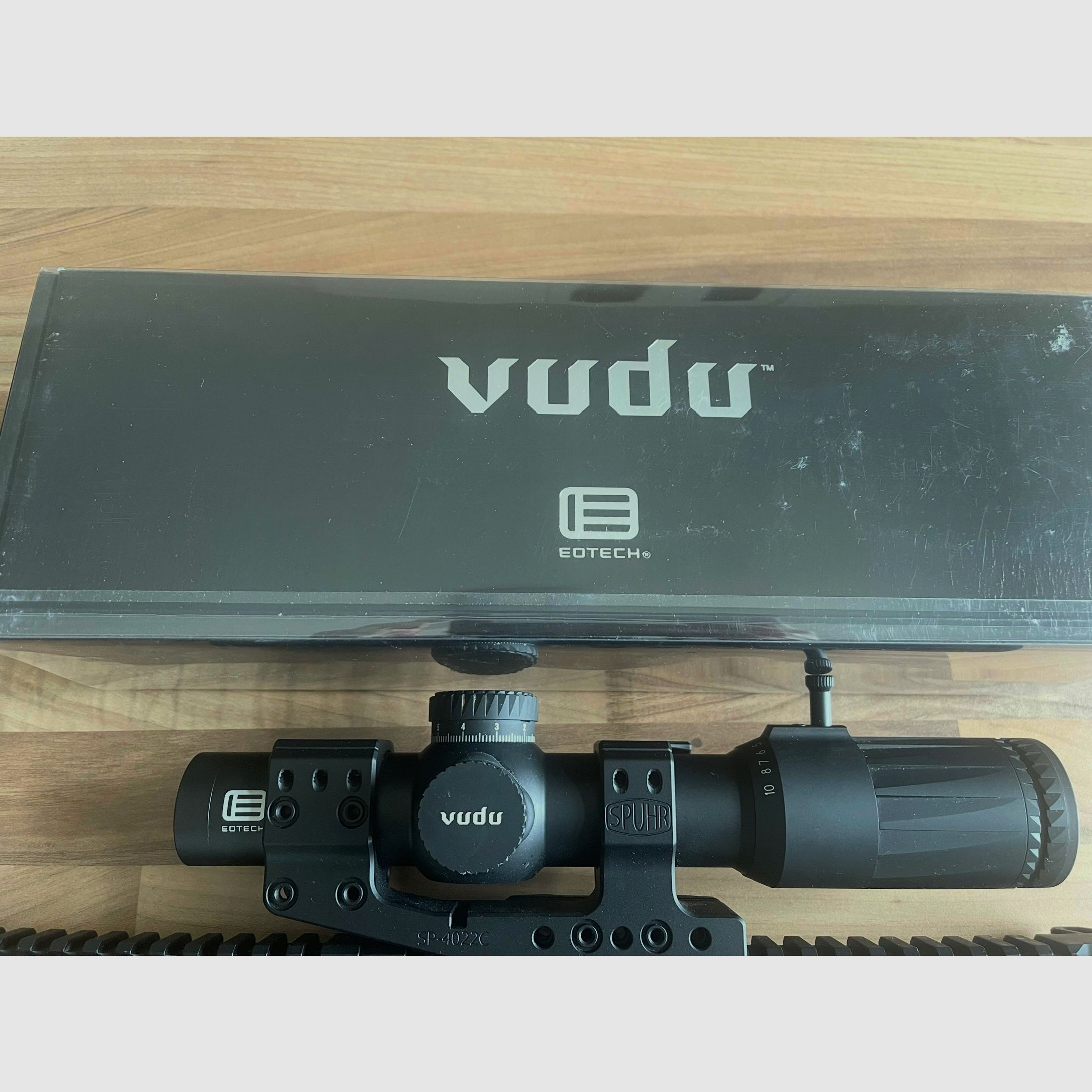 Eotech Vudu 1-10x28 + Spuhr Montage