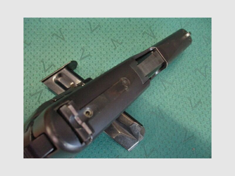 Pistole Sig Sauer P226 9mmLuger mit Reservemagazin P226