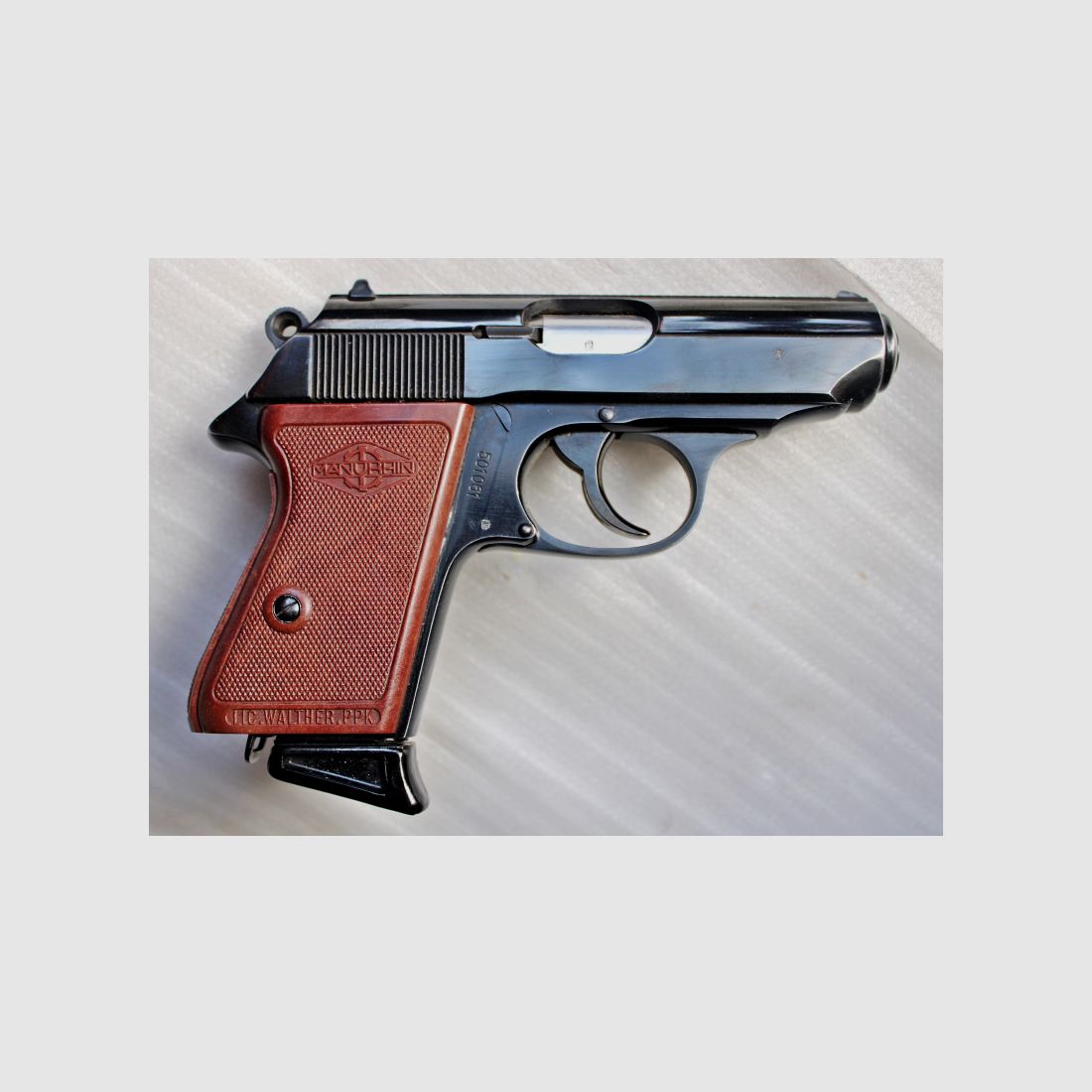 MANURHIN MOD. PPK - LICENCE WALTHER Pistole in 7,65Brown. - Made in France