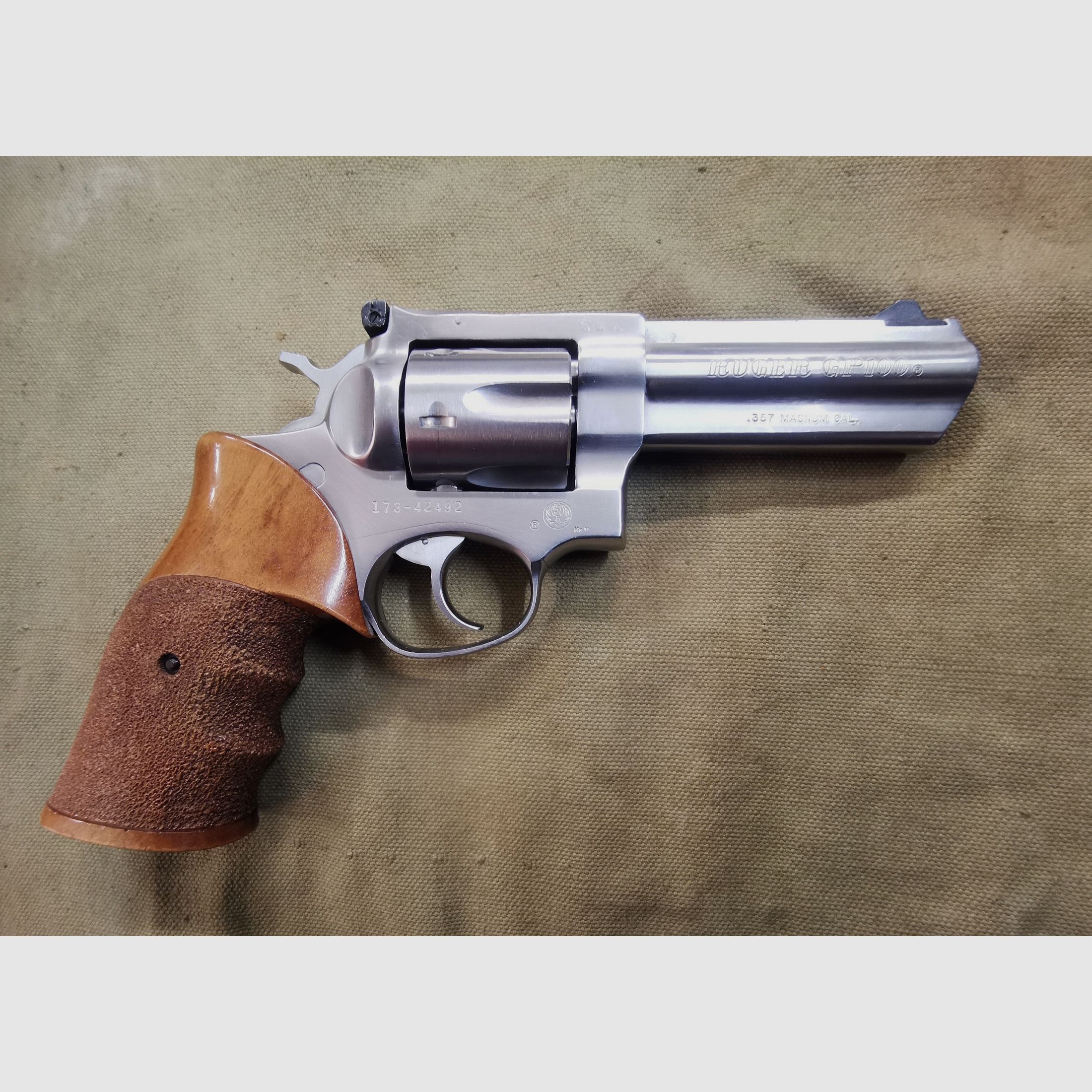 RUGER GP100  .357Mag   4Zoll schwerer Revolver