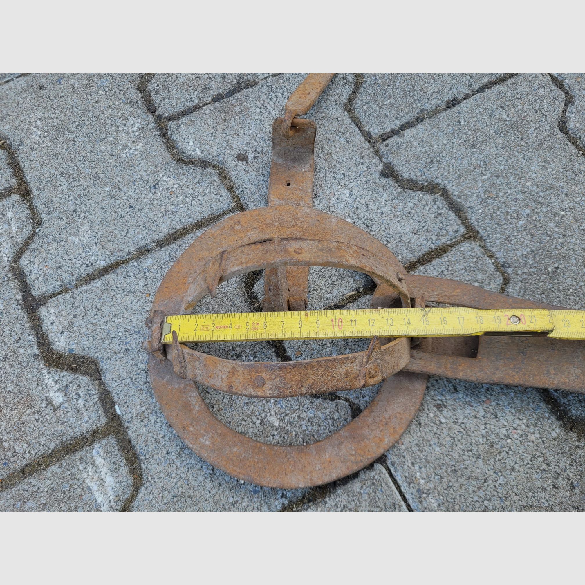 Fangeisen Dekoration ca. 15cm Durchmesser und ca. 46cm Gesamtlänge, kleines Fangeisen für Sammler