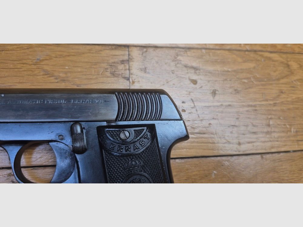 Kleiner Selbstladepistole Errasti Modell 1912 – Kal. 6.35 Browning / 25 ACP – Sehr gute spanische Kopie des Browning 1906 – Waffe mit zwei Brünierungen und Horn-Griffschalen – TBE++, Bild 4 von 17